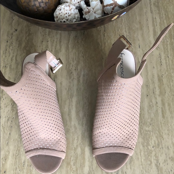 Francesca's Collections Shoes - (SOLD)NWOT Francesca’s Heel